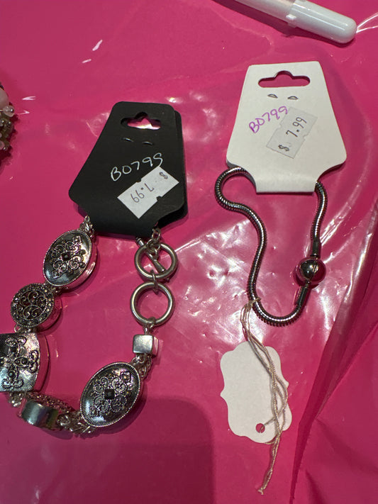 Misc. Bracelet B0799