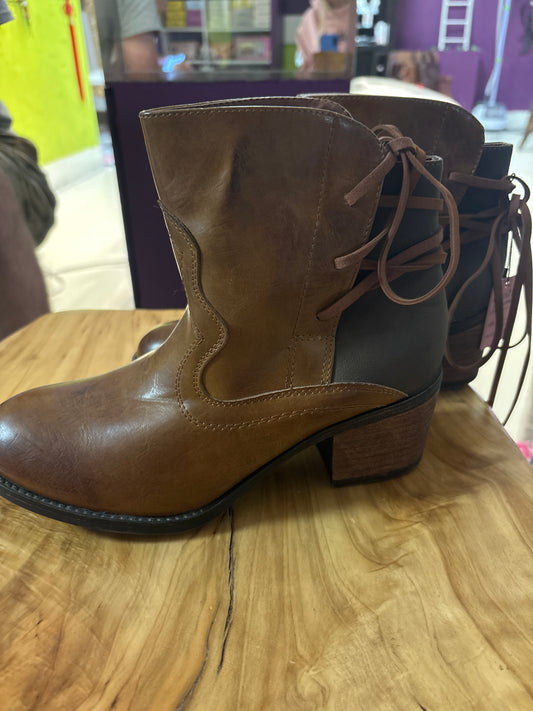 Rue21 Etc. Leather Boots (Gently Worn) LB02500